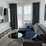 Aquazure Studio * Navodari