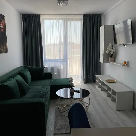Aquazure Studio Apartment *