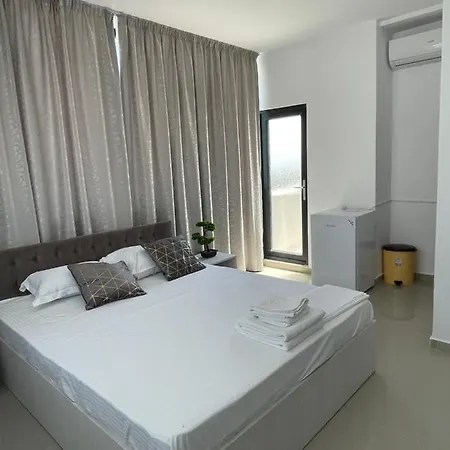 Apartment Aquazure Studio