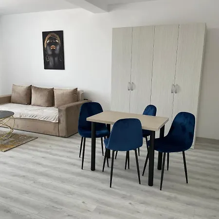 Aquazure Studio Apartment *