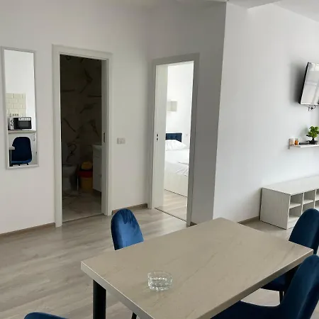 Aquazure Studio Apartment *